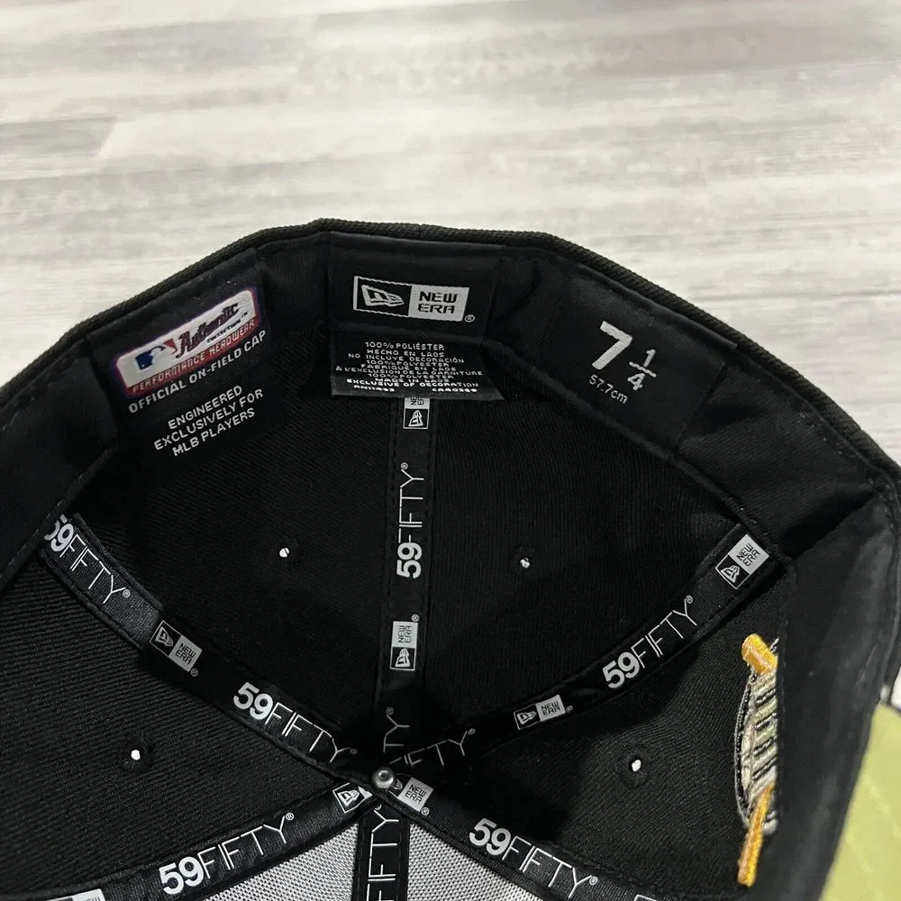 Men New Era 7 1/4 Black Tampa Bay Rays 2024 Armed Forces Day 9FIFTY Snapback Hat